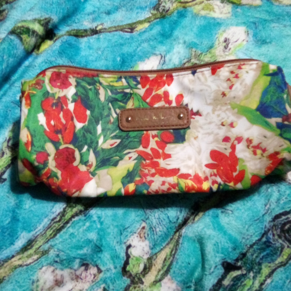 Nicole Miller makeup bag